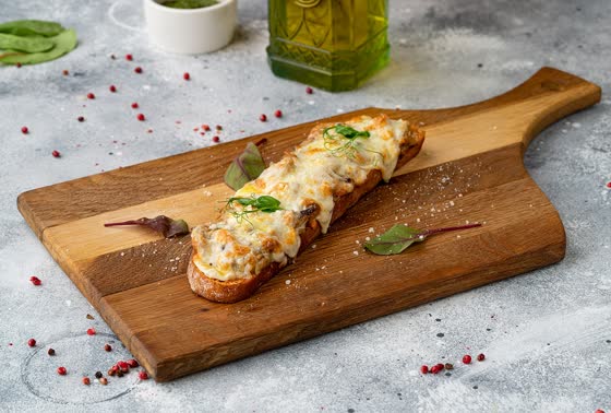 Брускетта с грибами и сыром
